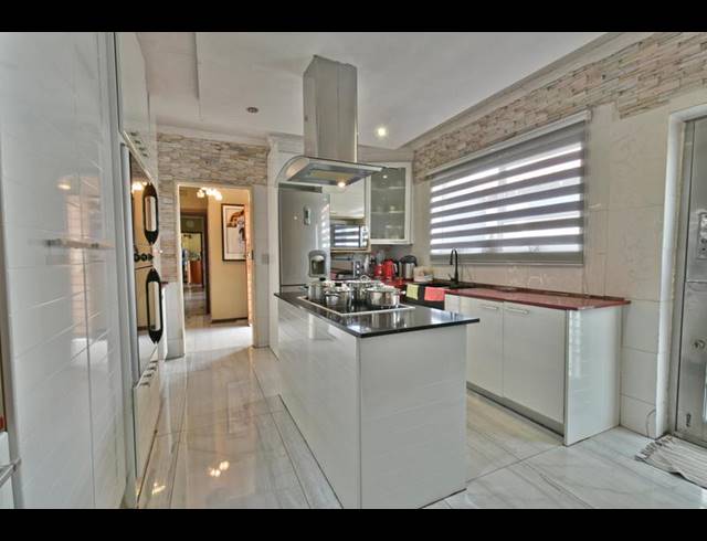 5 BEDROOM HOUSE FOR SALE IN BLIGNAUTSRUS